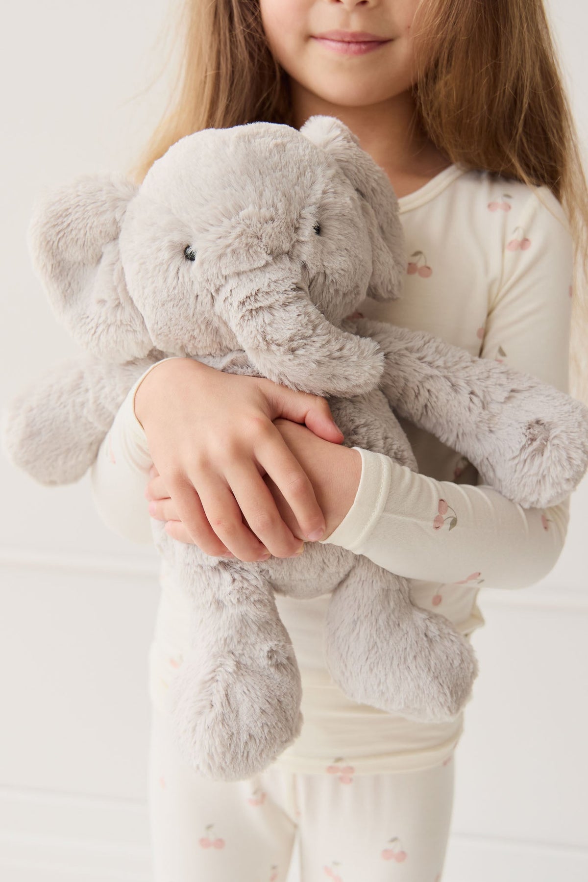 Bamboe Ari Pyjamaset met Lange Mouw - Cherry Love Parchment - Arlina kinderkleding