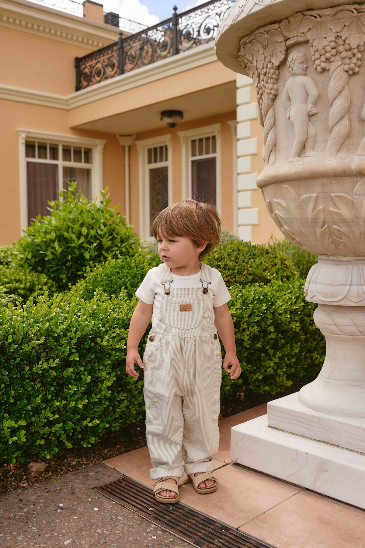 Cecil Tuinbroek - Fine Vertical Stripe Sandy Brown/Cloud - Arlina kinderkleding - hoofdfoto