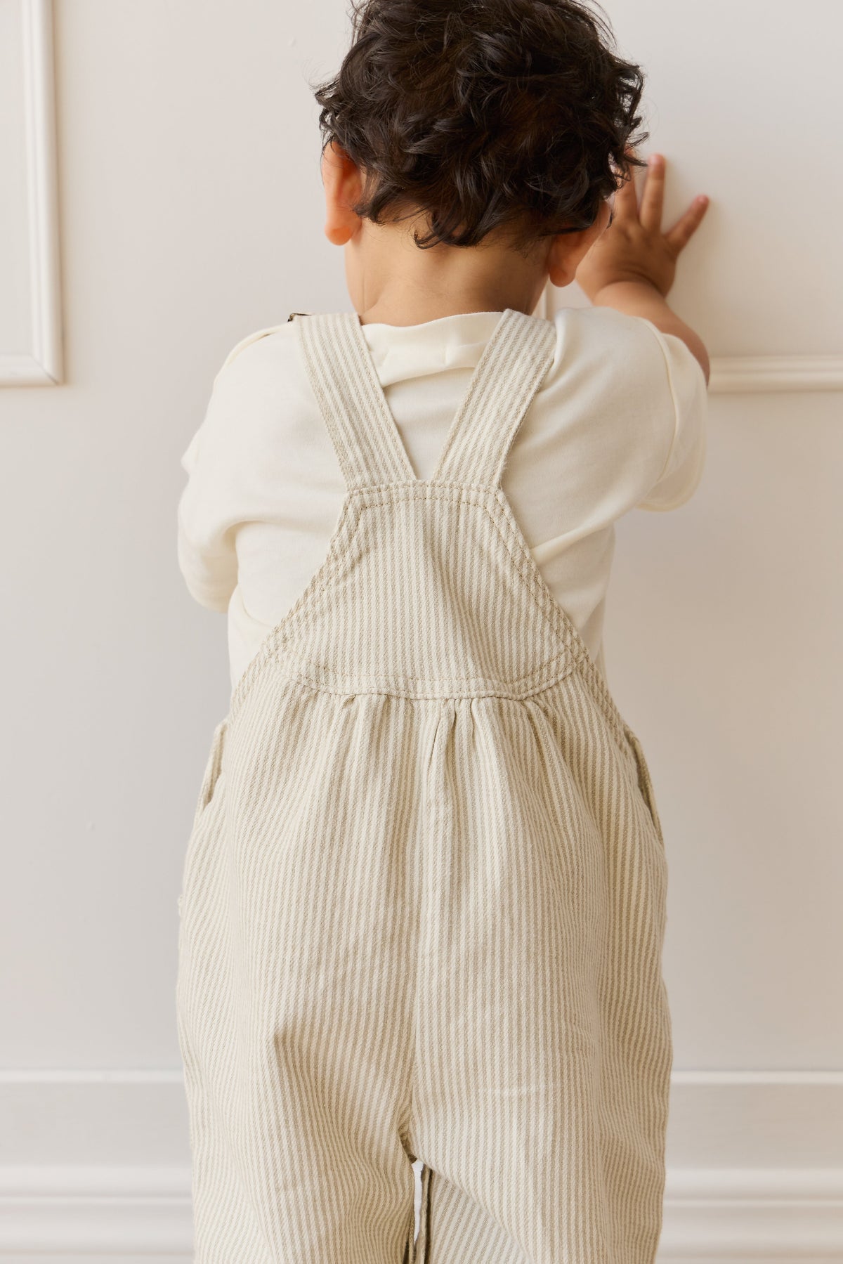 Cecil Tuinbroek - Fine Vertical Stripe Sandy Brown/Cloud - Arlina kinderkleding