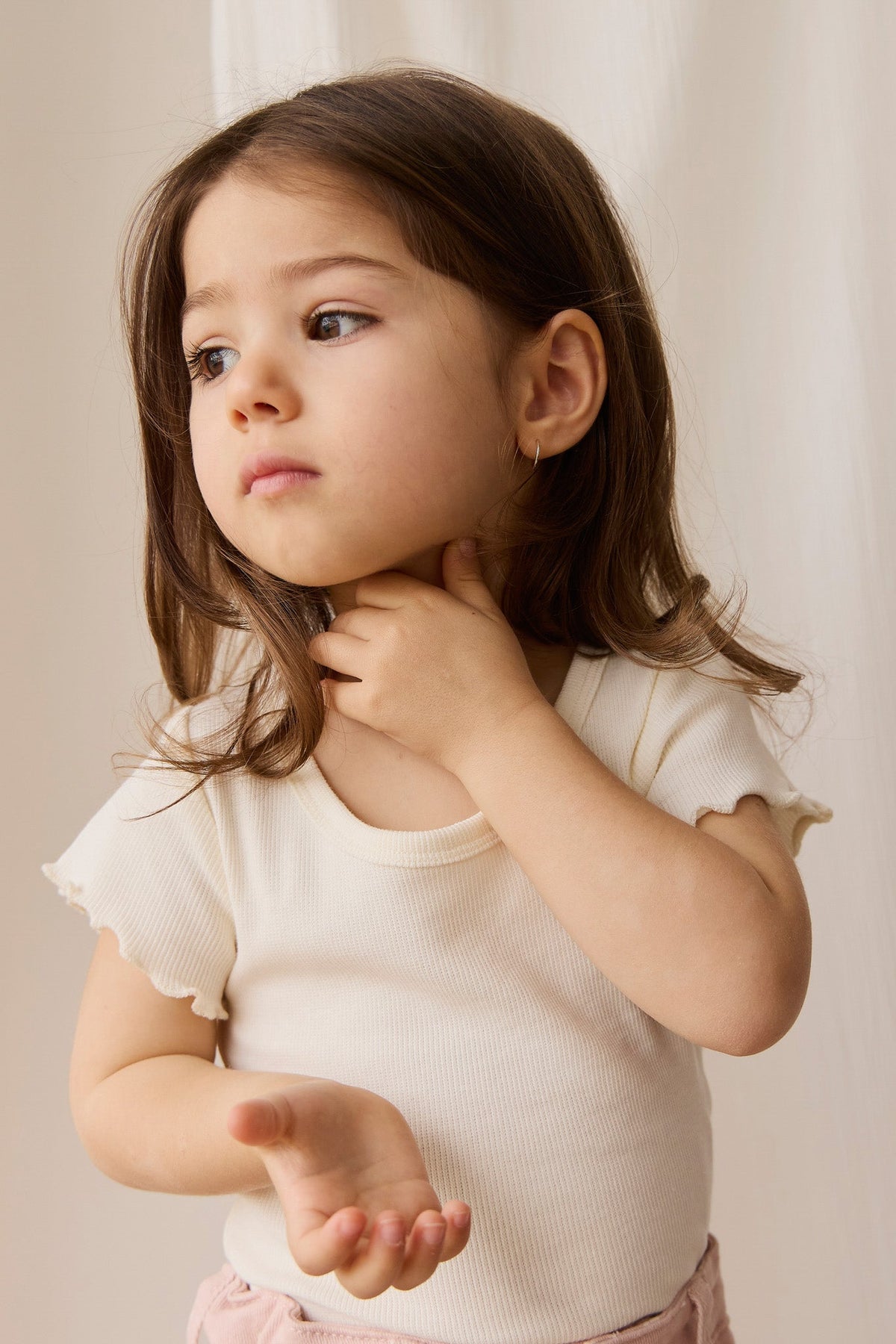 Fijn Geribd Katoenen Ines Top - Parchment - Arlina kinderkleding