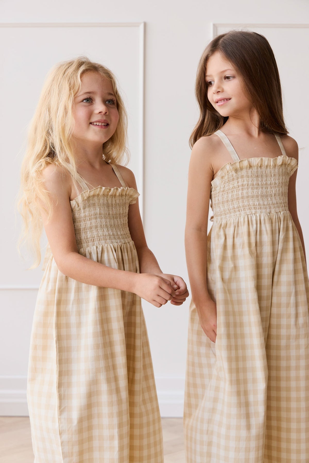Biologisch Katoenen Arabella Jumpsuit - Gingham Pale Khaki - Arlina kinderkleding