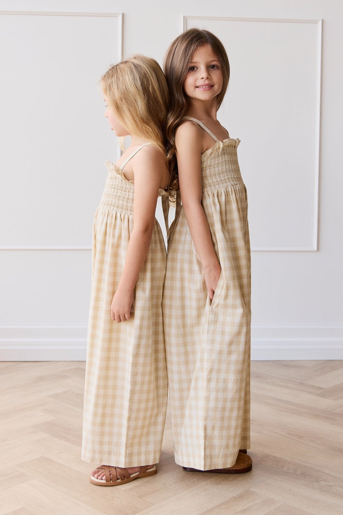 Biologisch Katoenen Arabella Jumpsuit - Gingham Pale Khaki - Arlina kinderkleding