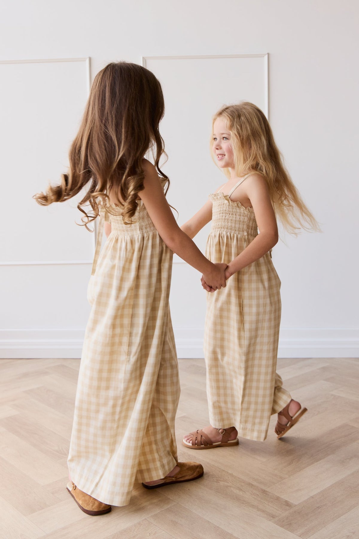 Biologisch Katoenen Arabella Jumpsuit - Gingham Pale Khaki - Arlina kinderkleding