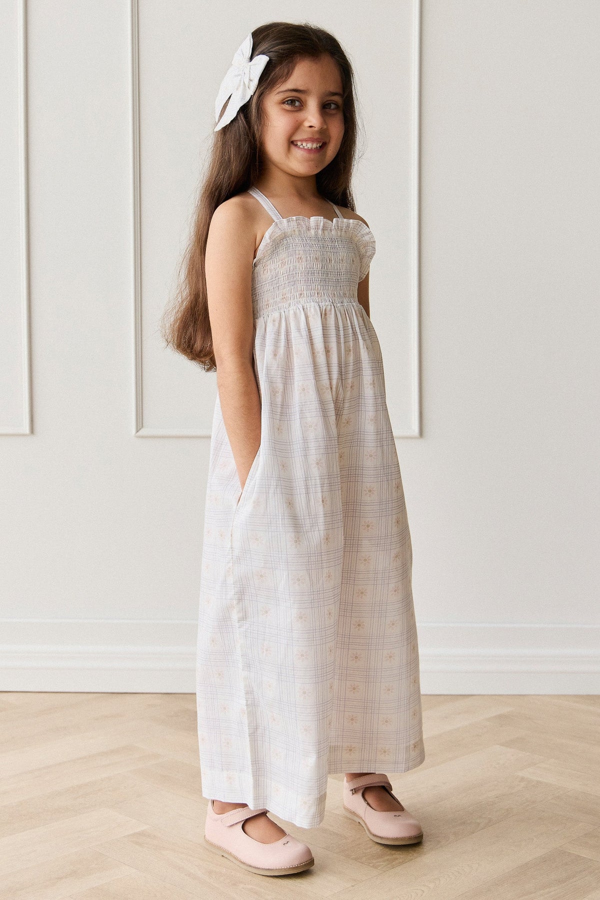 Biologisch Katoenen Arabella Jumpsuit - Marguerite Egret - Arlina kinderkleding - hoofdfoto