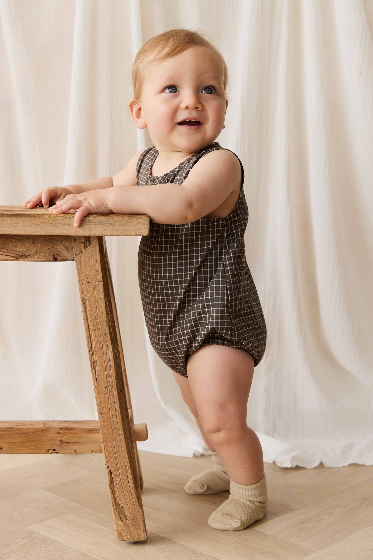 Biologisch Katoenen Archie Speelpakje - Coffee Grid - Arlina kinderkleding